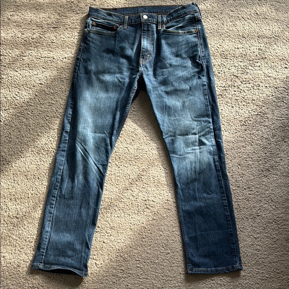 Levi Strauss & Co 513 jeans